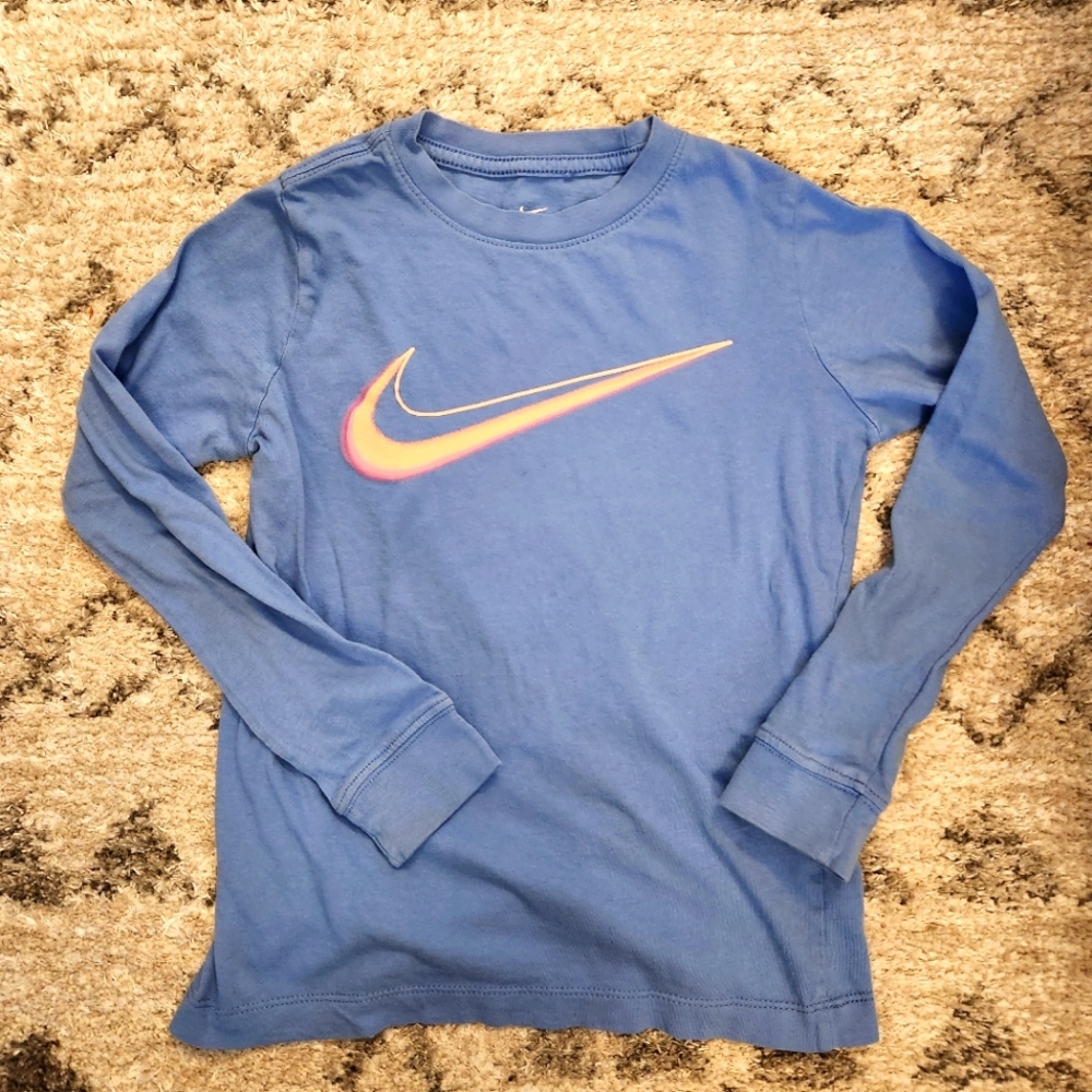 Nike long sleeve t-shirt in blue Size S
